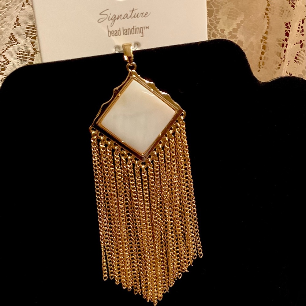 Pendant for necklace pearlized shell gold fringe NEW 5” hang